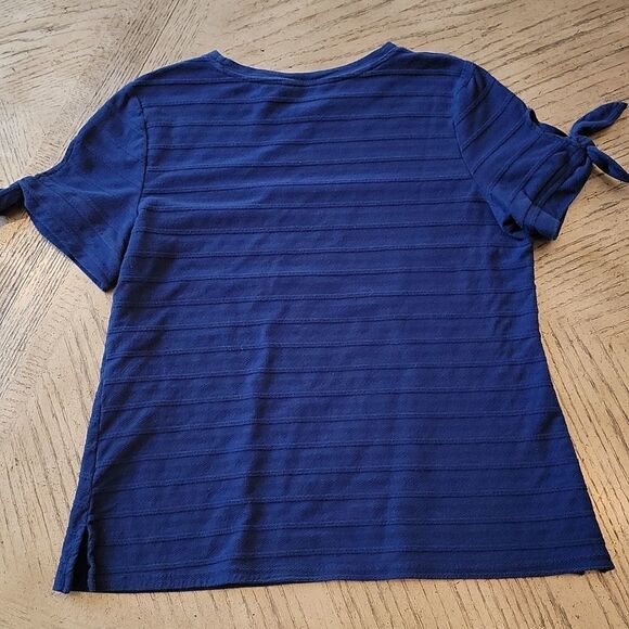 Navy Liz Claiborne tshirt with side bow size M - Picture 5 of 5